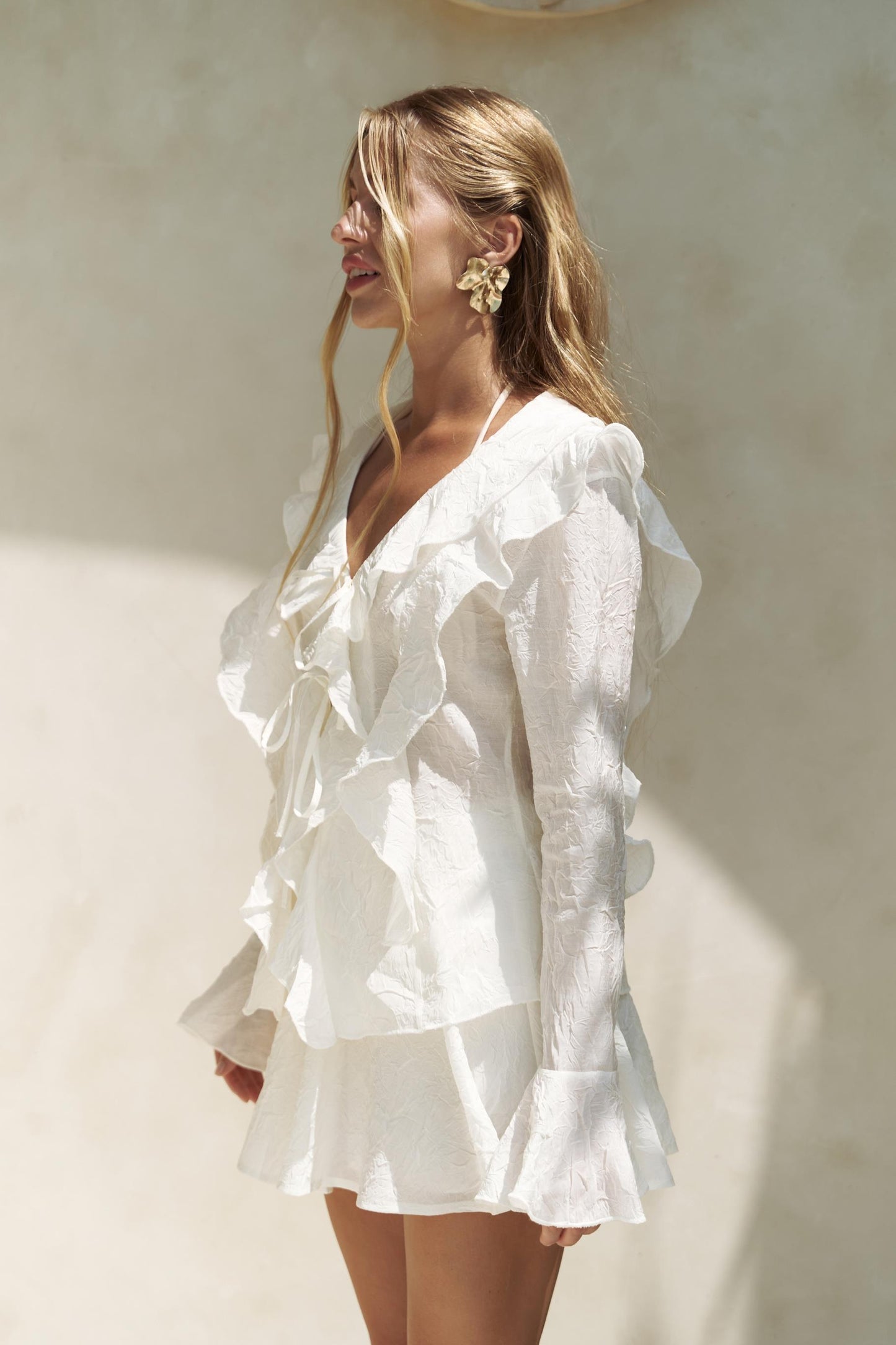 Zweiteiler mit Bluse & Minirock mit integrierten Shorts | weiss
