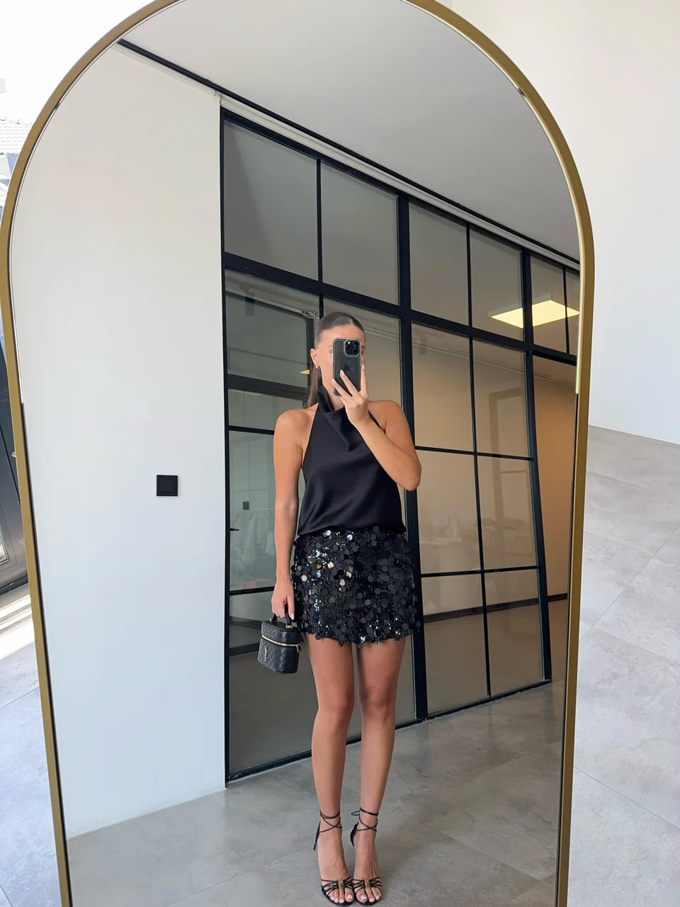 Rückenfreies Satin-Top | schwarz