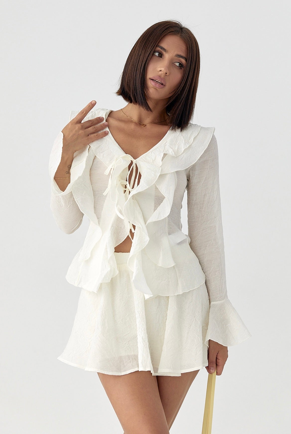 Zweiteiler mit Bluse & Minirock mit integrierten Shorts | weiss