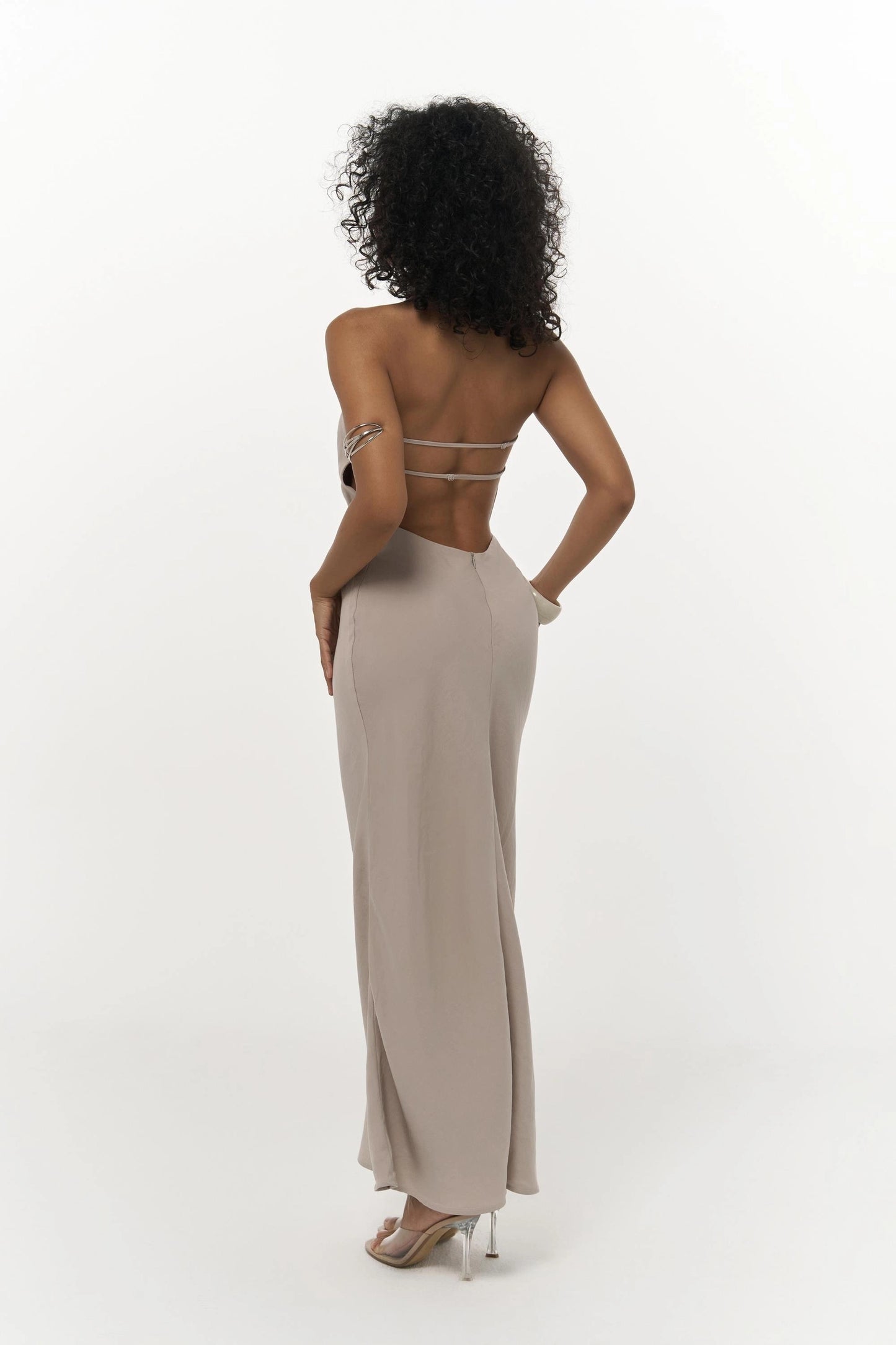 Maxikleid mit Rückenschnürung | Taupe