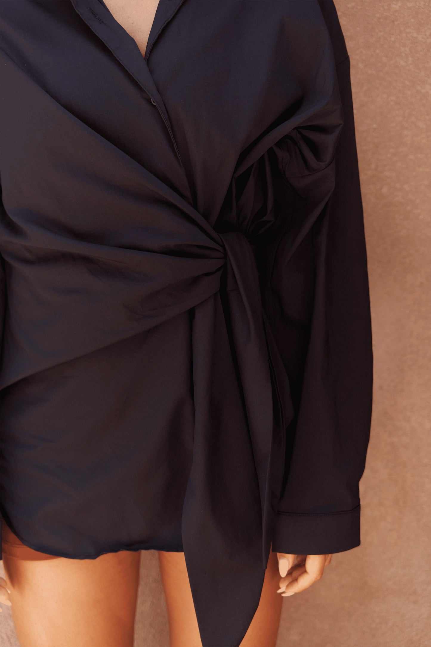 Bluse mit Bindedetail | schwarz