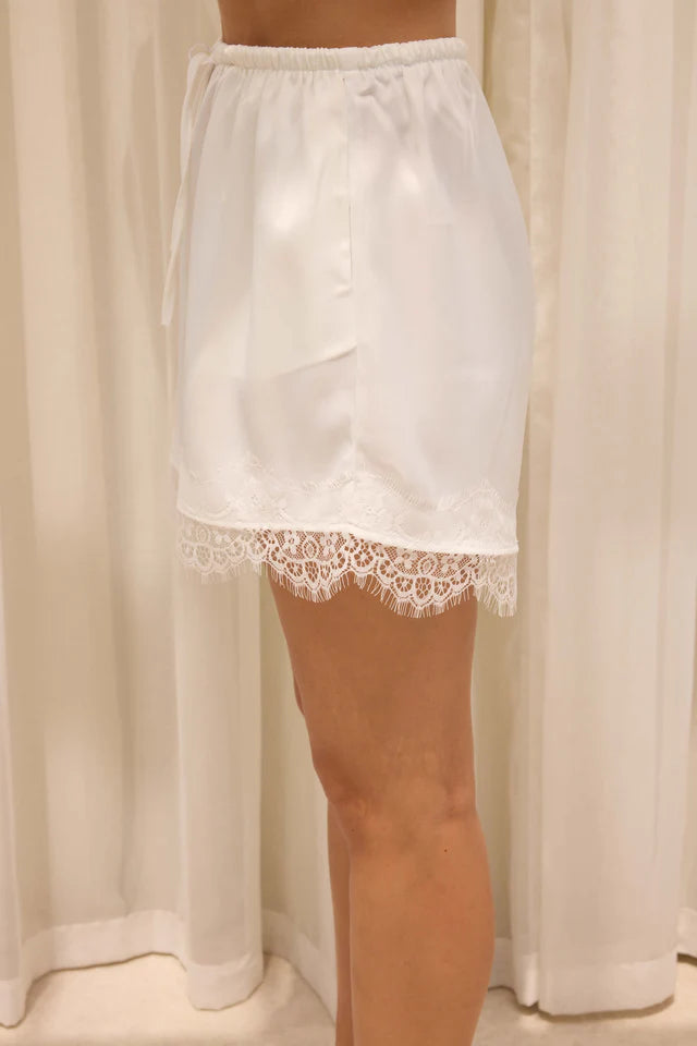 Satin-Shorts mit Spitze | ecru / cremeweiss