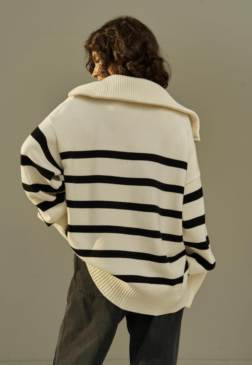 gestreifter Pullover