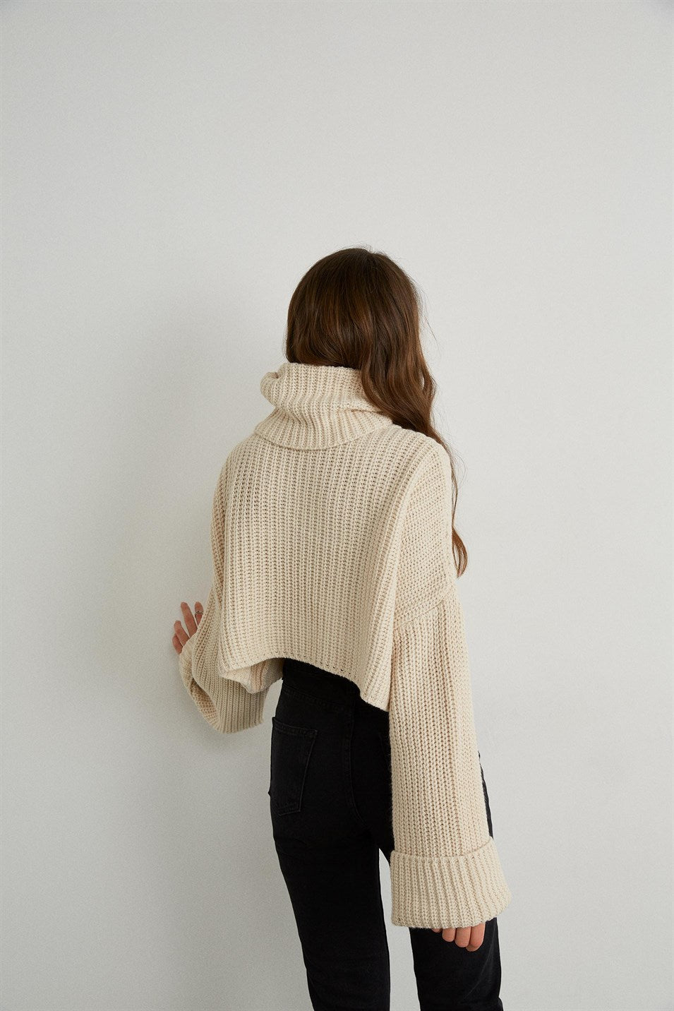kurzer Rollkragen Crop Pullover - ecru weiss