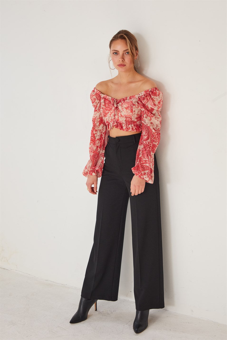 Crop Bluse Pink mit Rüschendetails