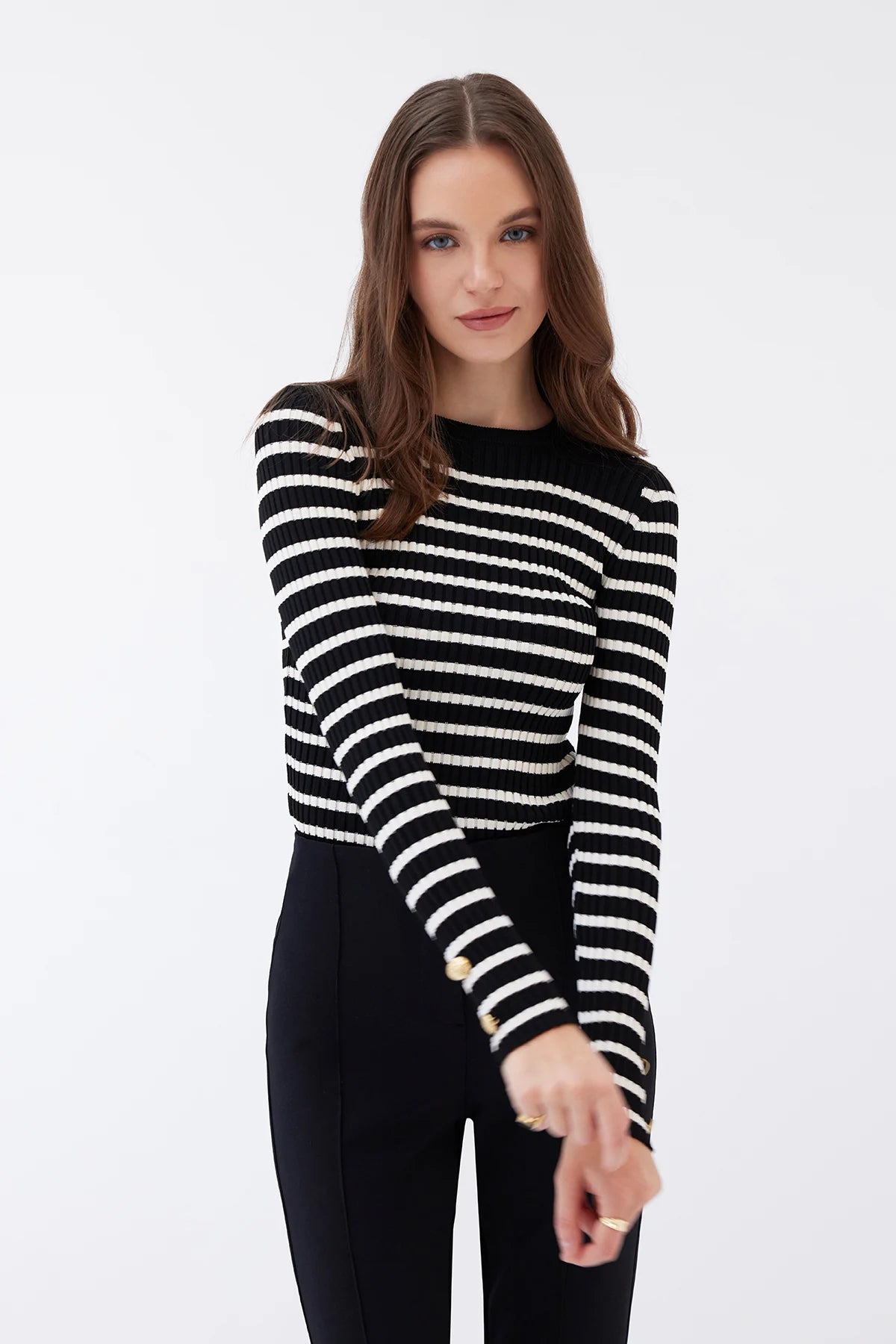 gestreifter Strickpullover - schwarz